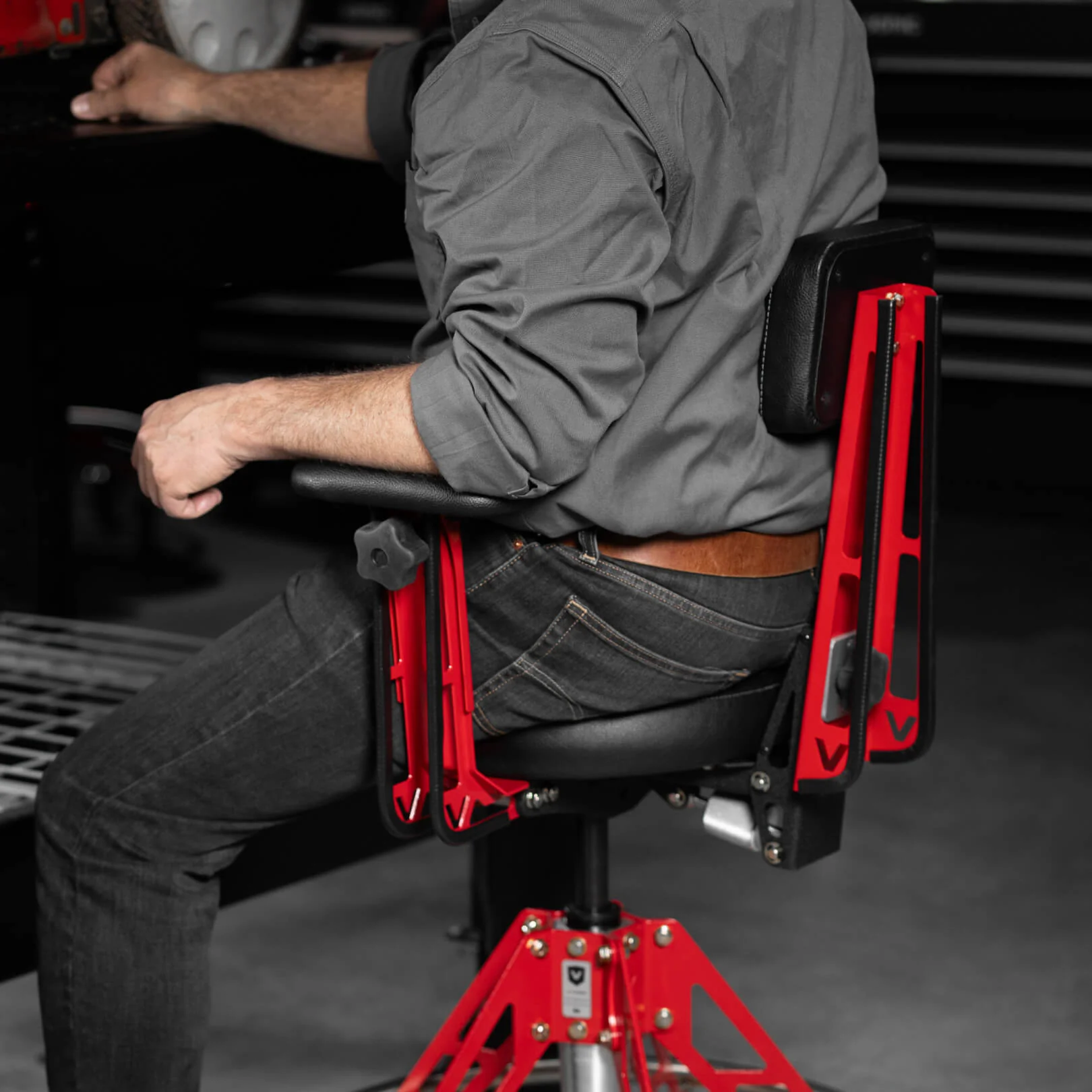 ADJUSTABLE ARMREST - Image 4