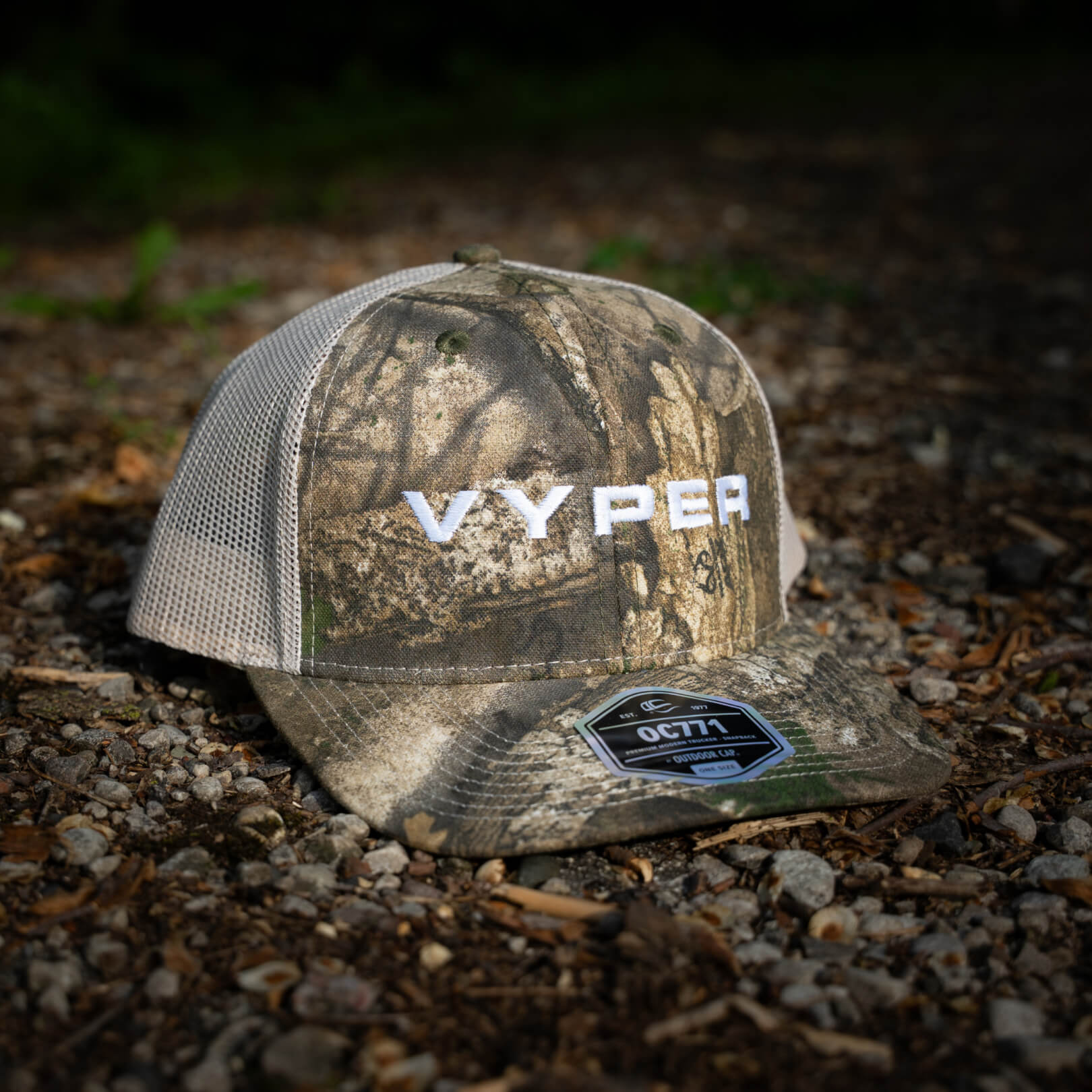 VYPER X REALTREE® APX CAMO TRUCKER HAT - Image 4
