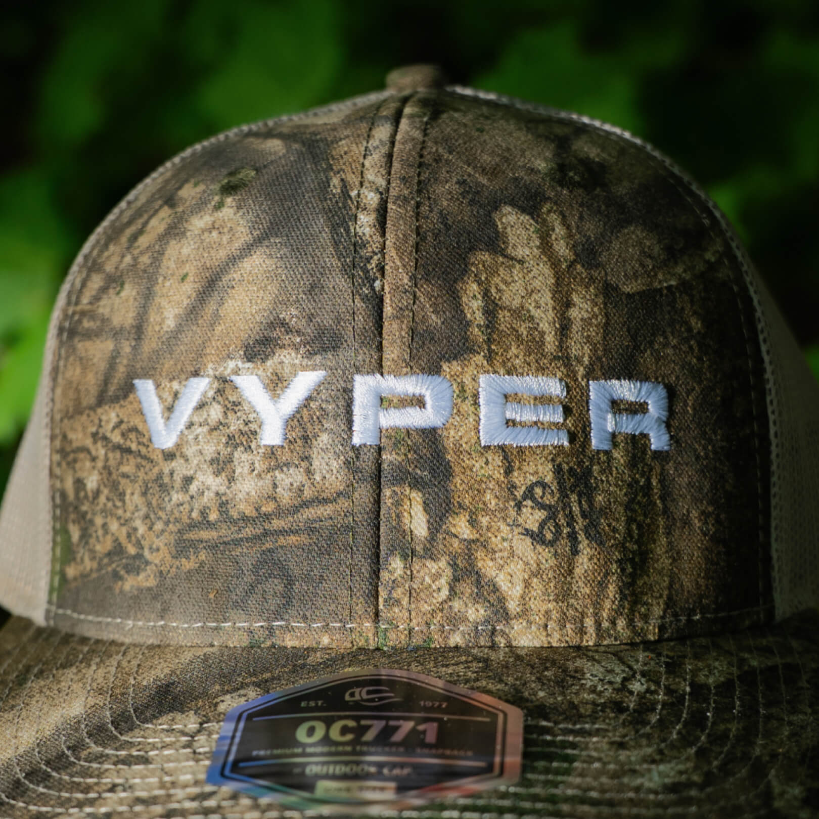 VYPER X REALTREE® APX CAMO TRUCKER HAT - Image 5